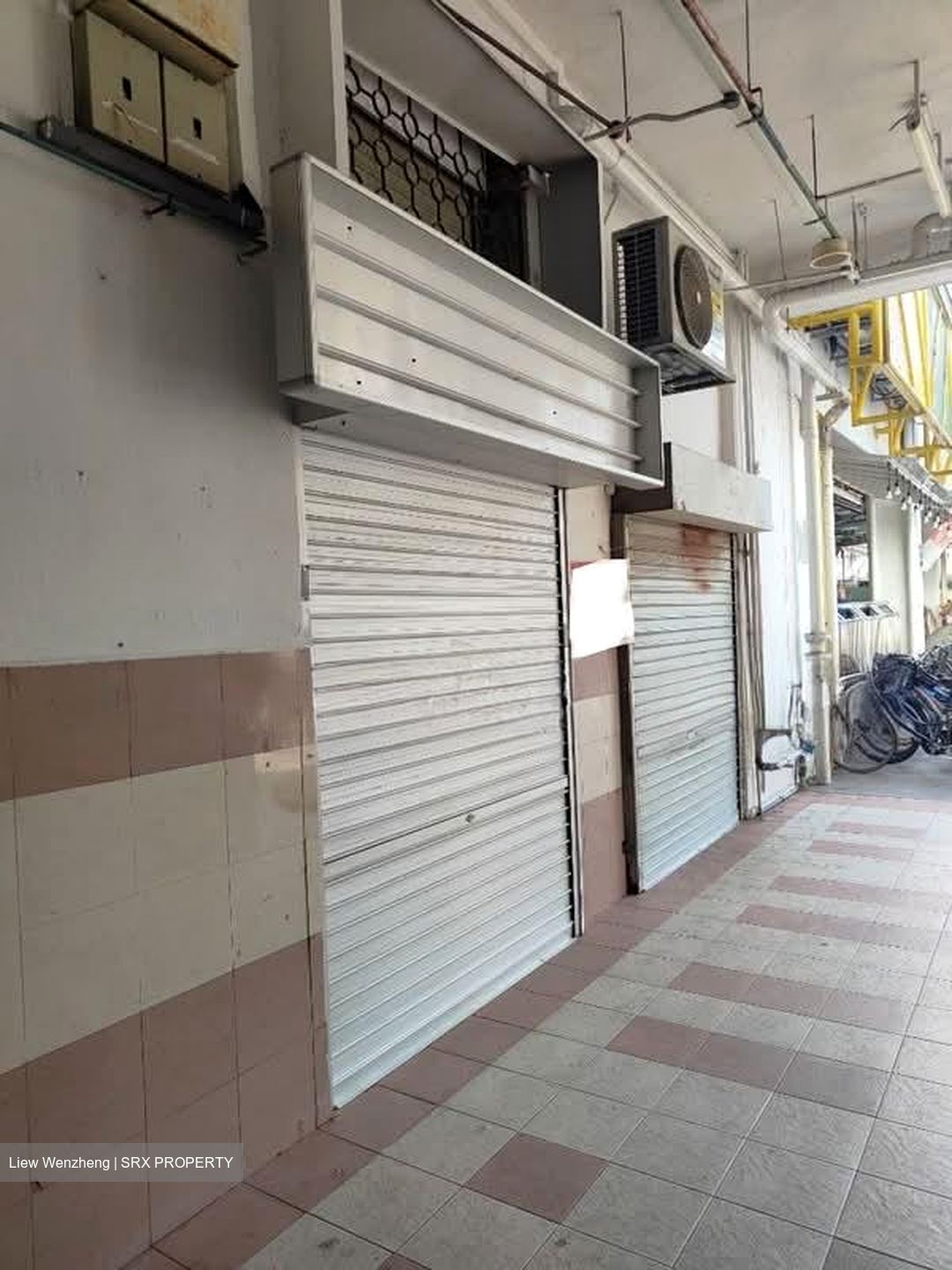 Boon Lay Shopping Centre (D22), Retail #589707601